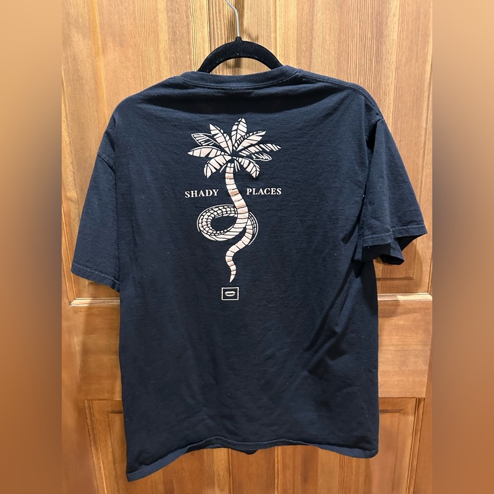 Men's‎ Black T-Shirt by CHOMP Size L